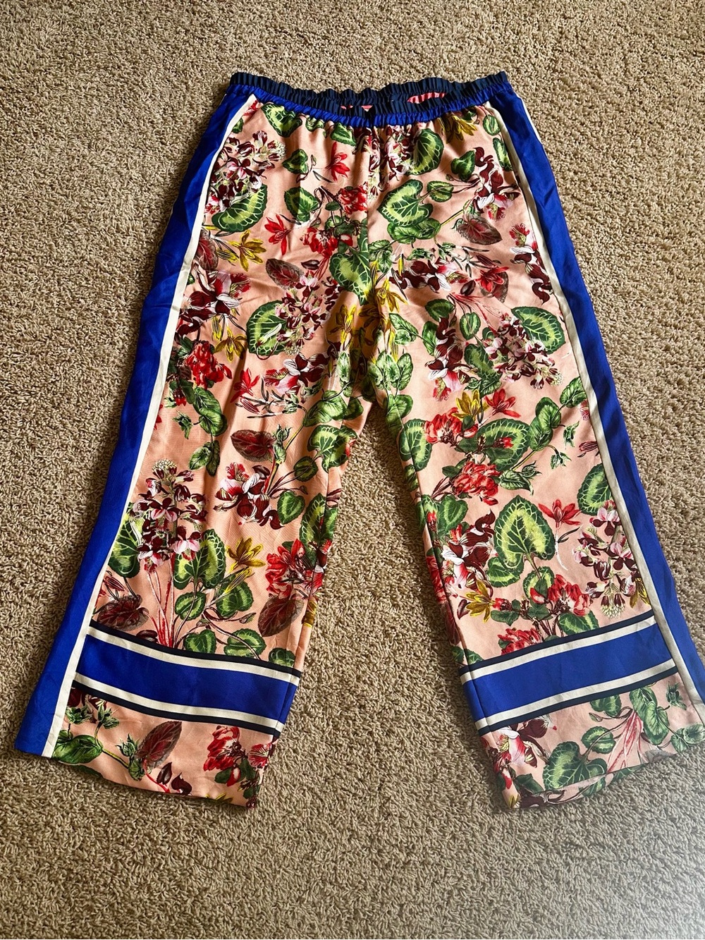Floral Wide-Leg Casual Pants in Pink and Blue - Picture 2 of 7